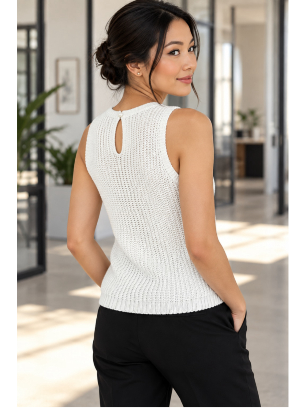 Lucy Paris White Sweater Tank Womens Small Button Keyhole Back Knit Top